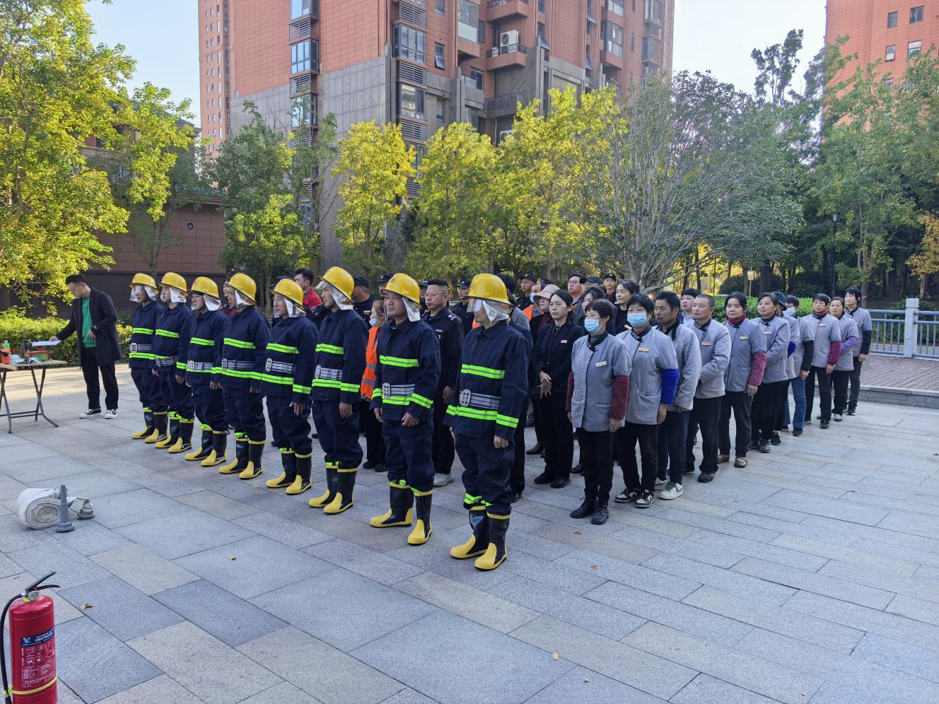 城服集團(tuán)物業(yè)公司組織消防演練活動